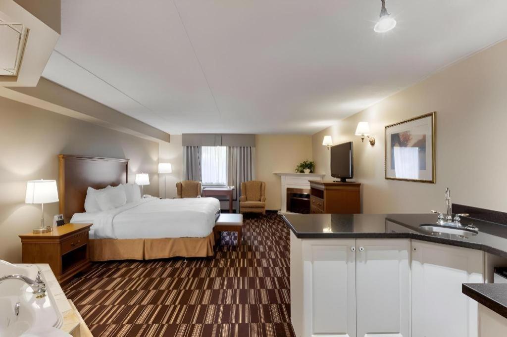 Best Western Plus Orillia Hotel Eksteriør billede