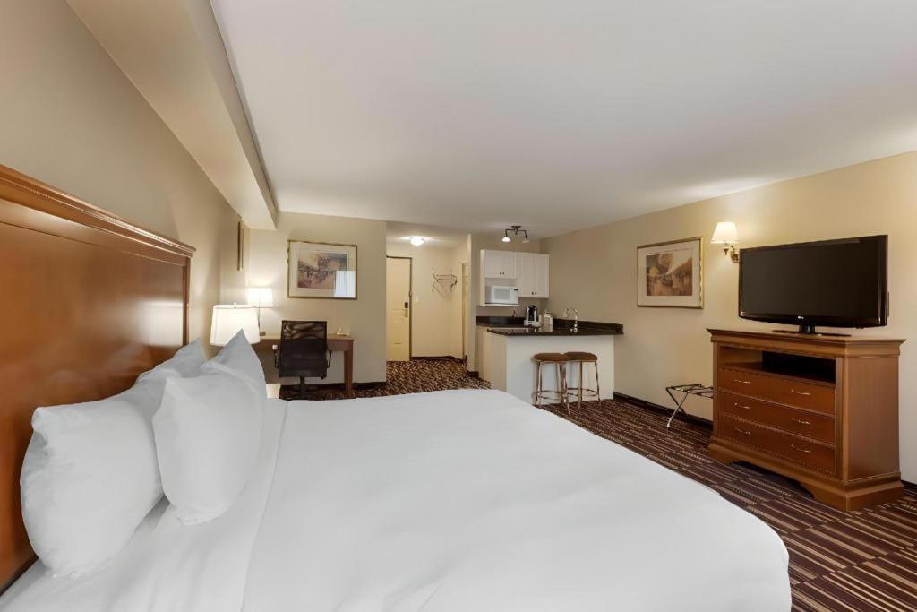 Best Western Plus Orillia Hotel Eksteriør billede
